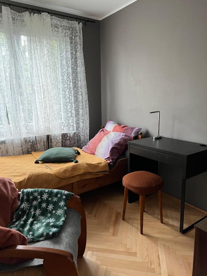 U Cioci Lutki Urocze Mieszkanie Z Balkonem Krakow Luaran gambar